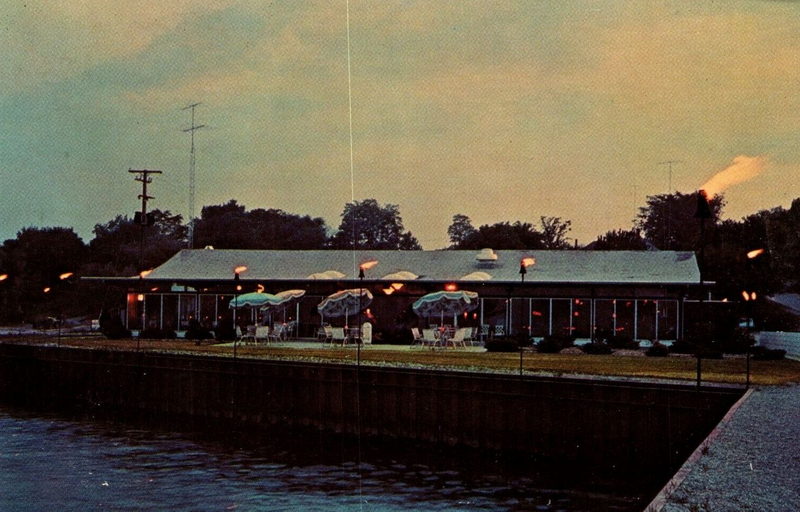 The Windjammer Bar and Grill (The Surfsider) - Vintage Postcard